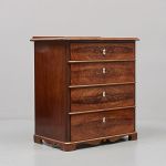 1121 9442 CHEST OF DRAWERS